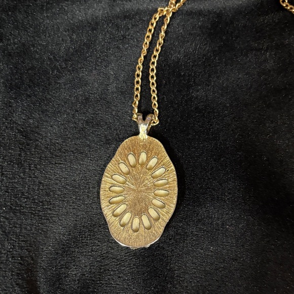 Vintage Gold Chain Necklace with Floral & Pearls Pendant - Picture 6 of 7